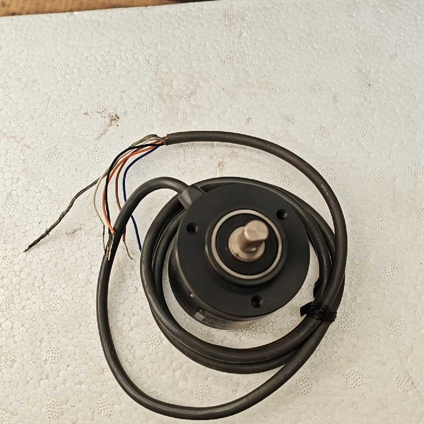议价欧姆龙编码器E6C3-CWZ5GH,纯新带包装的,488包邮