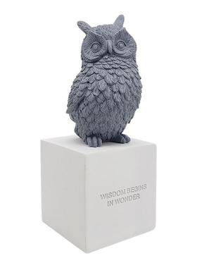 样板间书房创意白色底座软装饰品