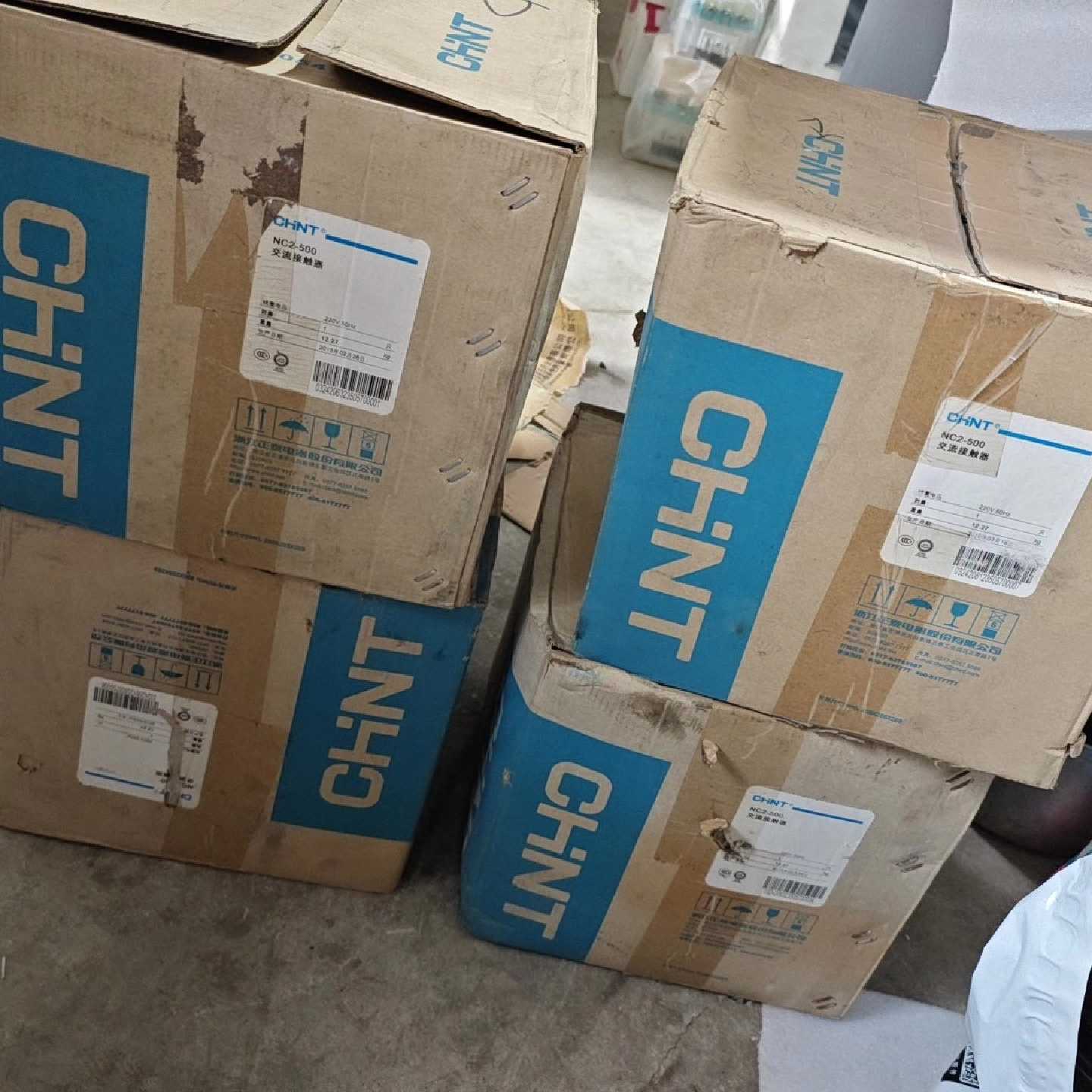 交流接触器NC2-500线圈220V，正品，包装