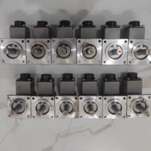 议价三菱电机编码器F2-720RSV功能正常现货议价