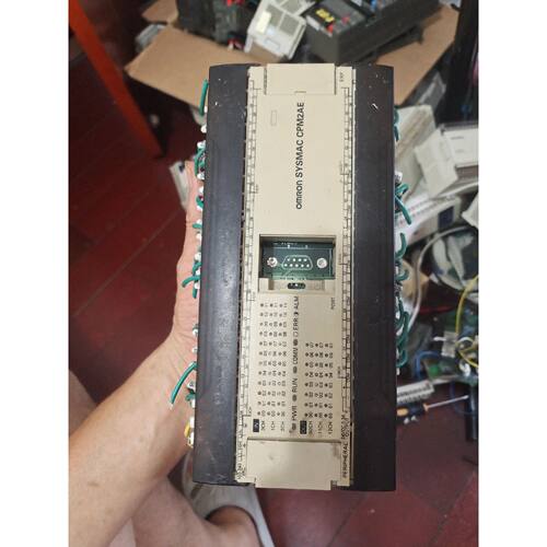 议价欧姆龙CPM2AE-60R,功能包好成色新外观完好漂亮实