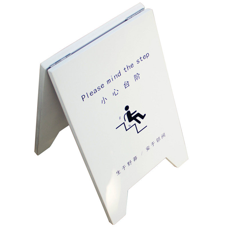 可淋雨，可折叠，室内外都可以用