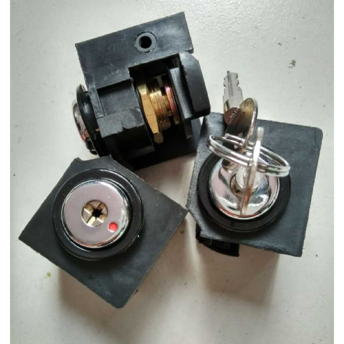 议价DW45.CW1.RMW1.NA1.NA8)三锁两钥匙万能式断路器