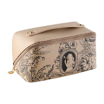 日本化妆包大容量收纳