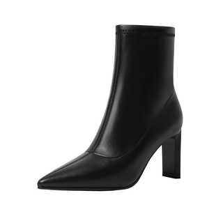 哈森气质尖头真皮瘦瘦靴弹力时装靴优雅女短靴2025冬新品HA257110