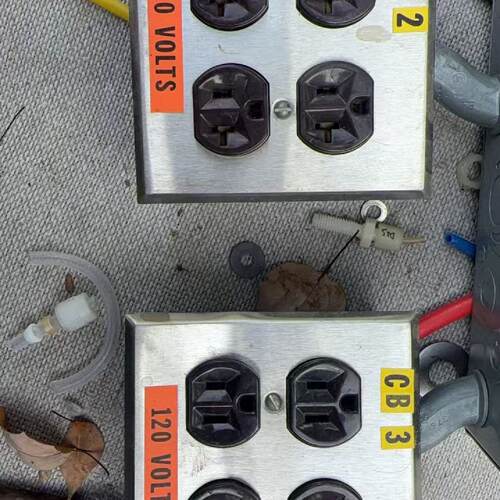 议价Original American Cast Aluminum FourPosition Socket Box