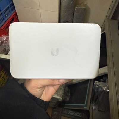 UBNT Ufi USW-Lite-8-PoE 8口千兆议价