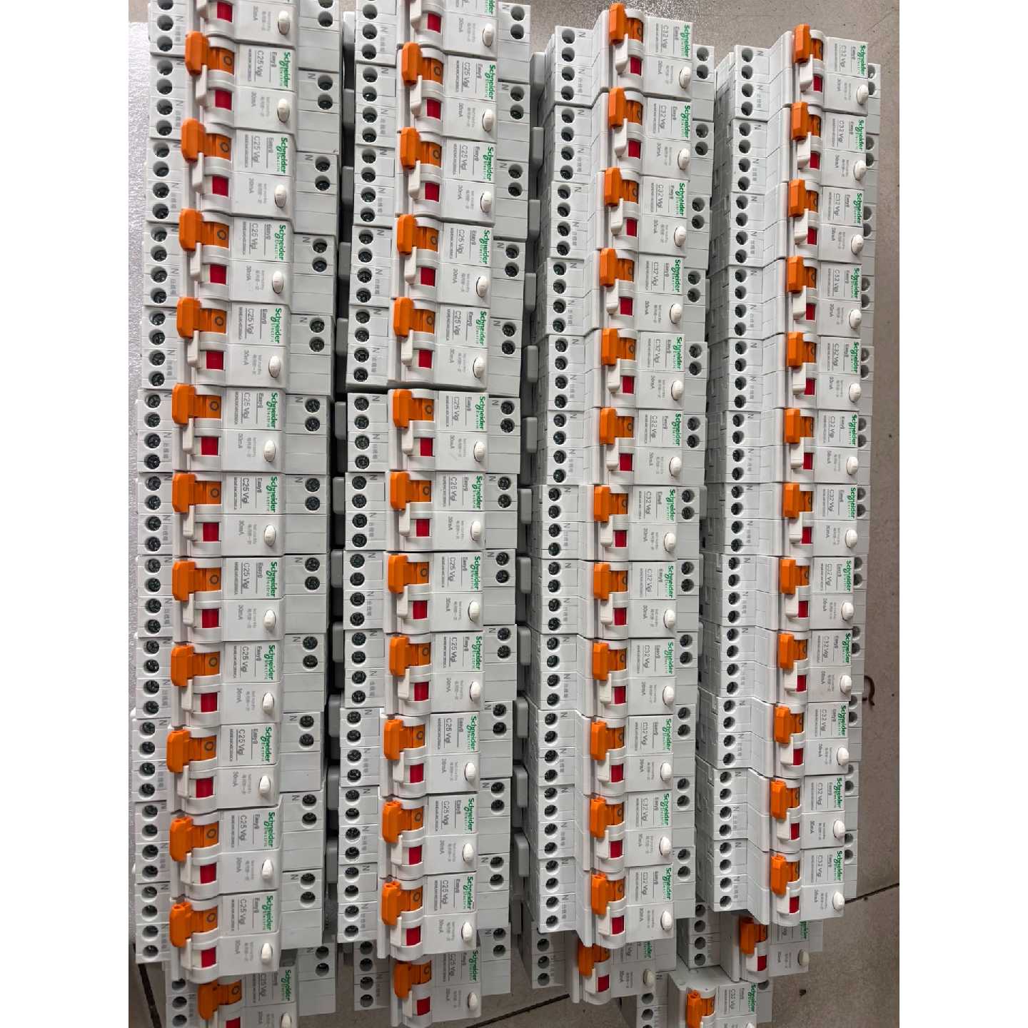 〔议价-可维修〕施耐德Ea9漏电保护器 1PN25A/32A/40A 实物 工控