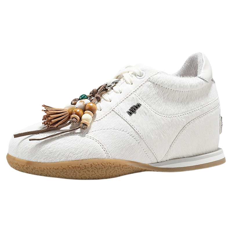 iiJin艾今25秋冬新品7.5cm薄底内增高兽毛德训休闲小白鞋女321QZC