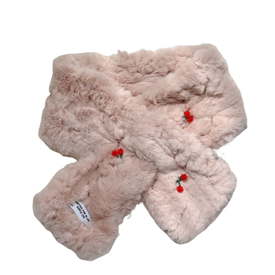 卖围巾的小女孩秋季，毛边围巾