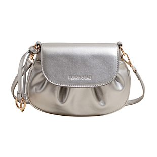 小众设计银色小包包女2026新款百搭褶皱马鞍包早春质感单肩斜挎包