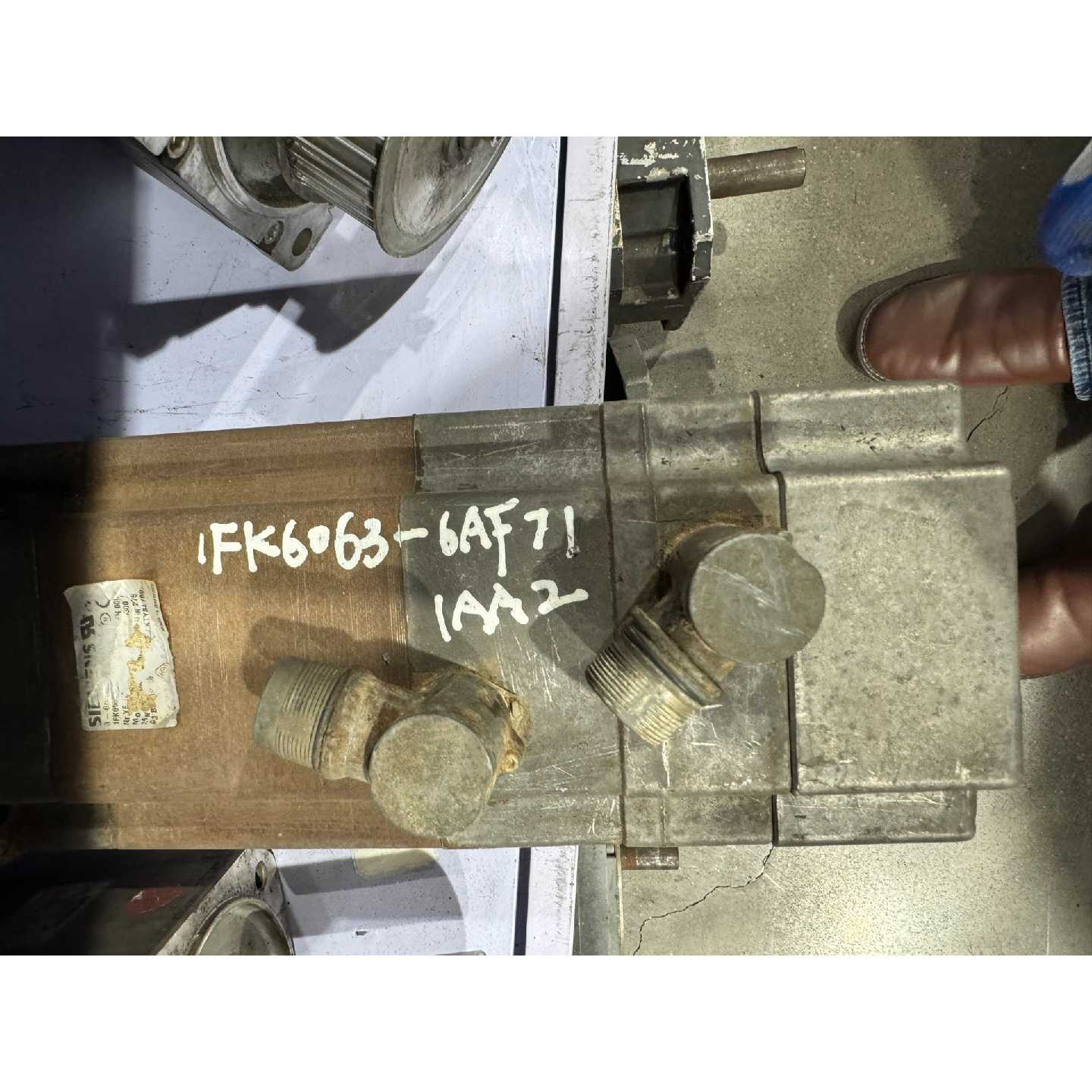 议价西门子伺服电机1fk6063-6af71-1a后面看不清了