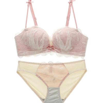 小胸内衣无钢圈聚拢性感