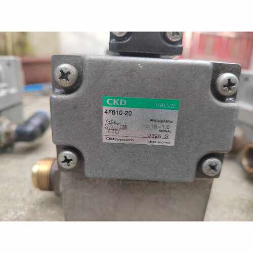 议价拆机CKD电磁阀3台，型号：4F610-20（只有2台了），