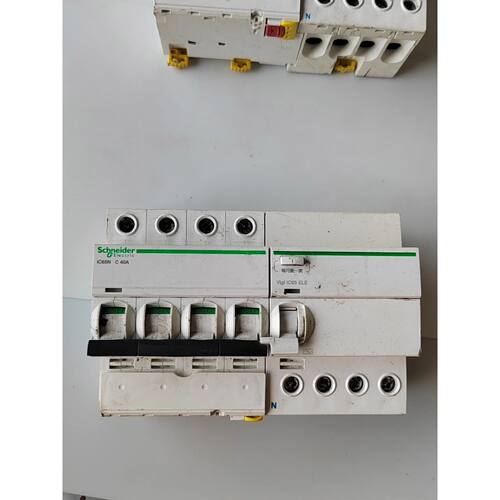在线议价C40A施耐德iC65N系列4P漏电保护器2个，带Vigi