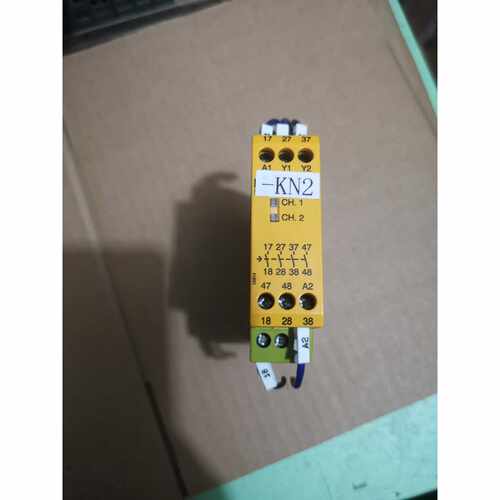 询价PZE X4V 皮尔茨安全继电器，95成新，外壳