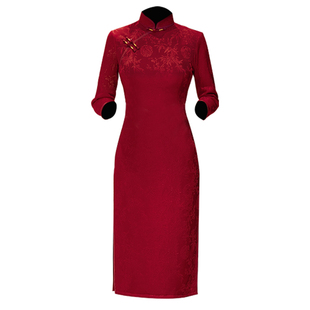 酒红色蕾丝加绒加厚旗袍秋冬2025新款年轻款小个子妈妈装婚宴礼服