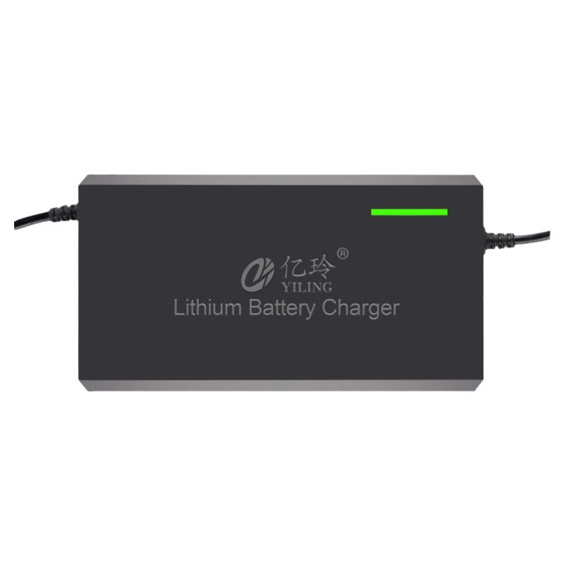 户外移动电源220伏大容量便携储能蓄电锂电池12V充电器5A摆摊露营