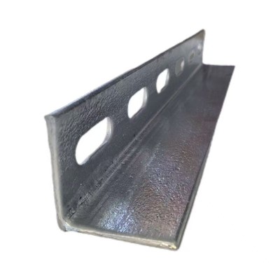 打孔角钢带孔角铁冲孔角钢热镀锌带孔角钢支架承重带孔三角铁钢材