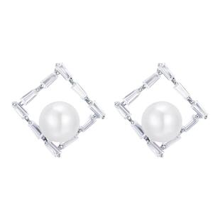 伊泰莲娜耳环女俏皮可爱几何三角形耳饰ins风S925银仿珍珠耳钉