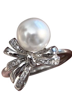 经典蝴蝶结谁戴谁好看