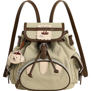 TOUTOU新款尼龙双肩包户外旅游轻便小背包大容量通勤高颜值书包女