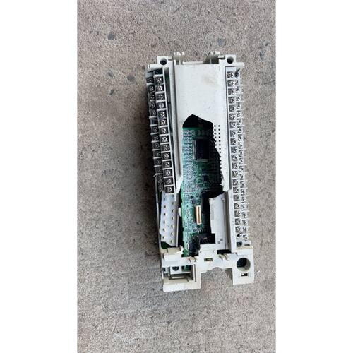 议价三菱PLC FX3U-64MT/ES-A外壳破损，功能未知，