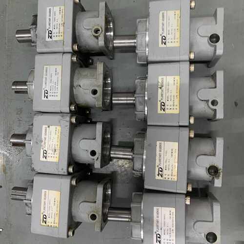 询价下单中大行星减速机78ZR9-400T1，速比9，装400w伺服