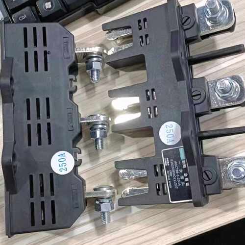 议价主电路动插件MGCT8B-3-125A-250A-400A-630A默飓电气MGCZ8B静
