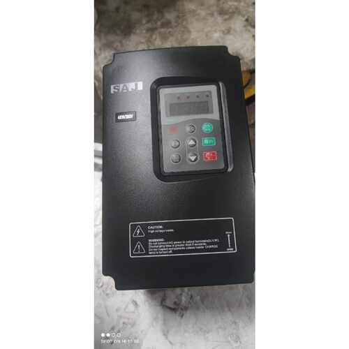 询三晶变频器8000B4T004GB5R5PB装柜成色