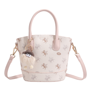 香港品牌明星同款飞马小托特包包女式2026新款菜篮子手提通勤包潮