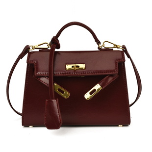 2025秋冬新款大容量质感简约凯莉小方包通勤单肩斜挎女士包包时尚