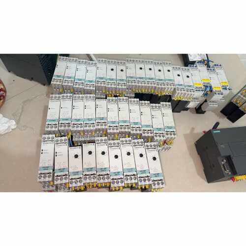 询价3RN1010-1CB00 无破损7个，底部破损11个
