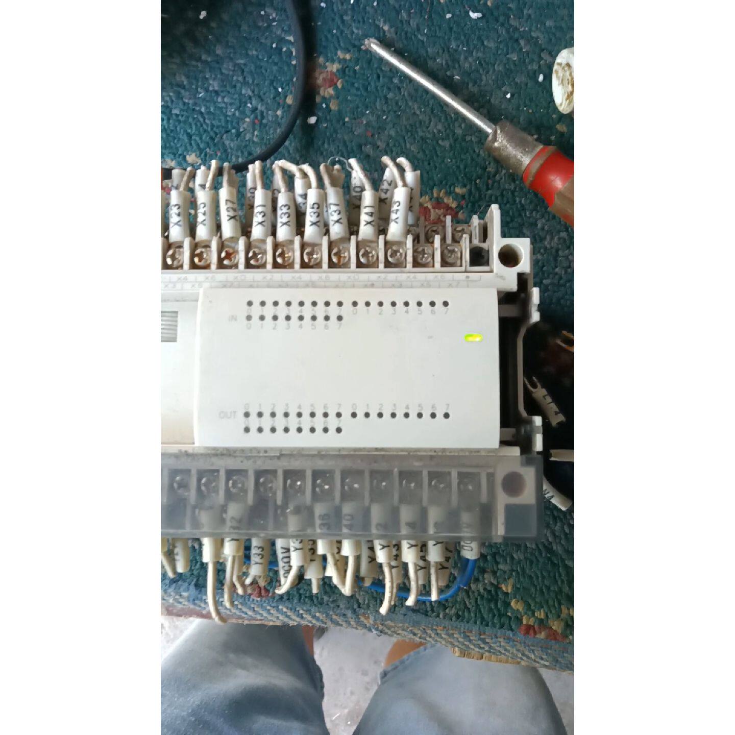 议价三菱PLC FX2N-48ER，拆机件，通电见视频，亮绿，