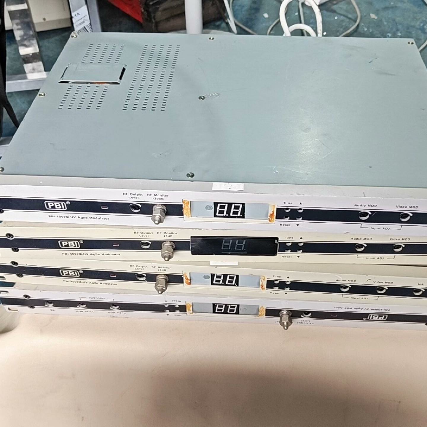 询PBI,PBI捷变邻频调制器其它元器件