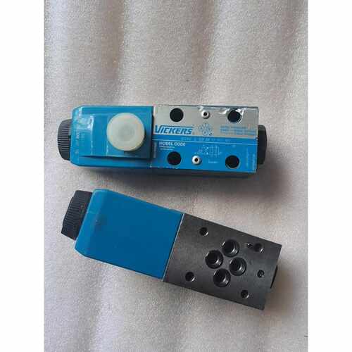 DG4V-3-6B-M-U-H7-6 威格士 电磁阀库存，2个