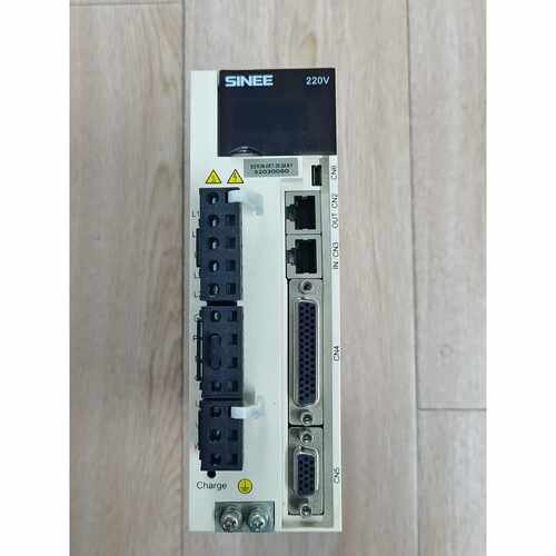 溢价-SINEE正弦伺服驱动器 EA180-4R8-2A-CC