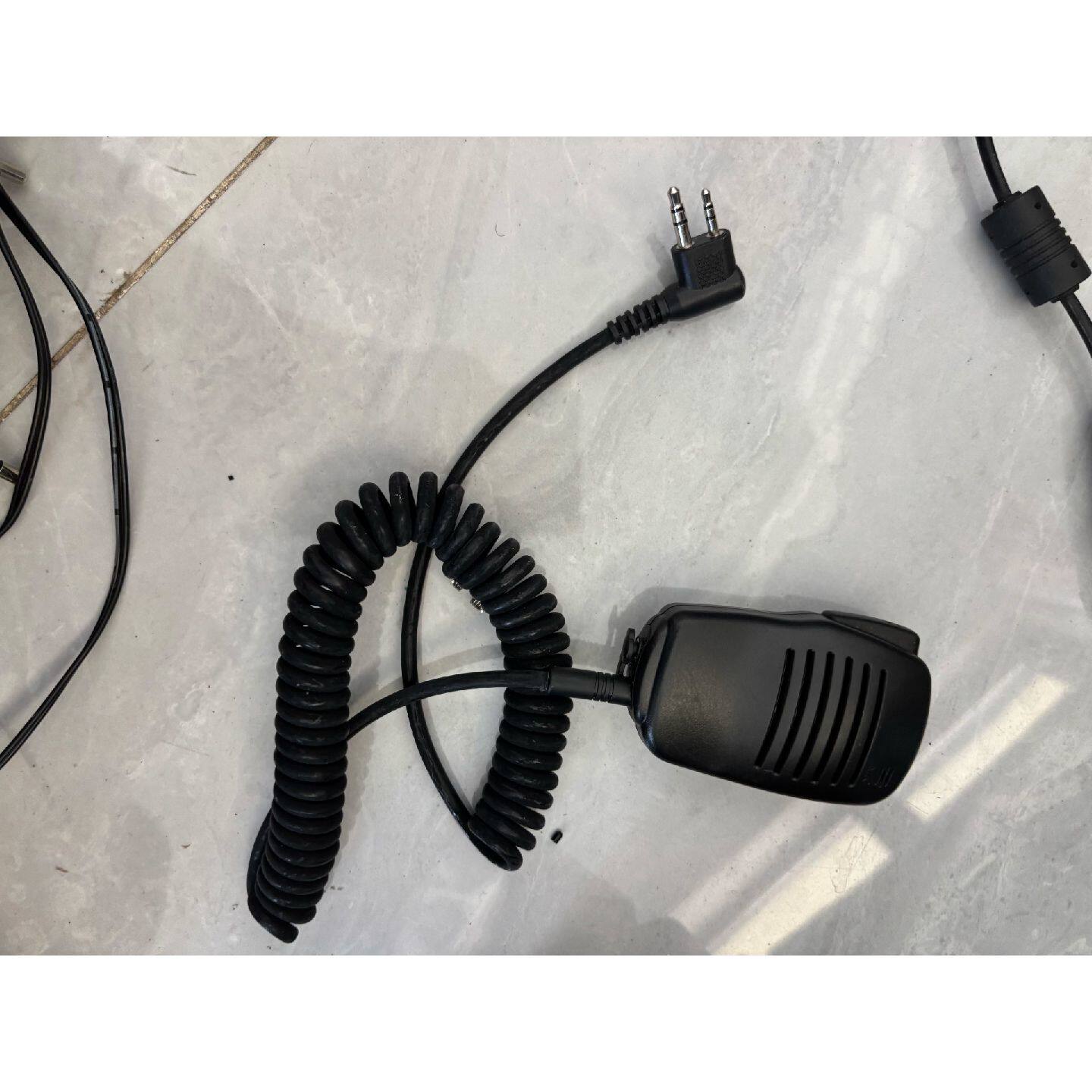 议价可维修对讲机手咪K头接口弹簧线设计黑色塑料外壳成色还可以
