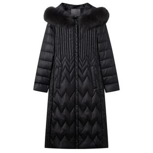 白鹿语温暖大毛领连帽羽绒服冬季新款长款立体压花羽绒外套女