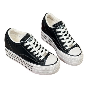 真皮显脚小内增高10cm女款小个子厚底松糕板鞋2026春秋新款小白鞋