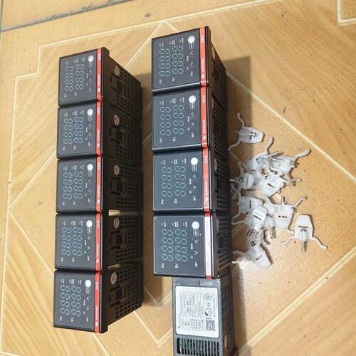 溢价-汇邦温控器AK6-AKS210-C301R，，成色为