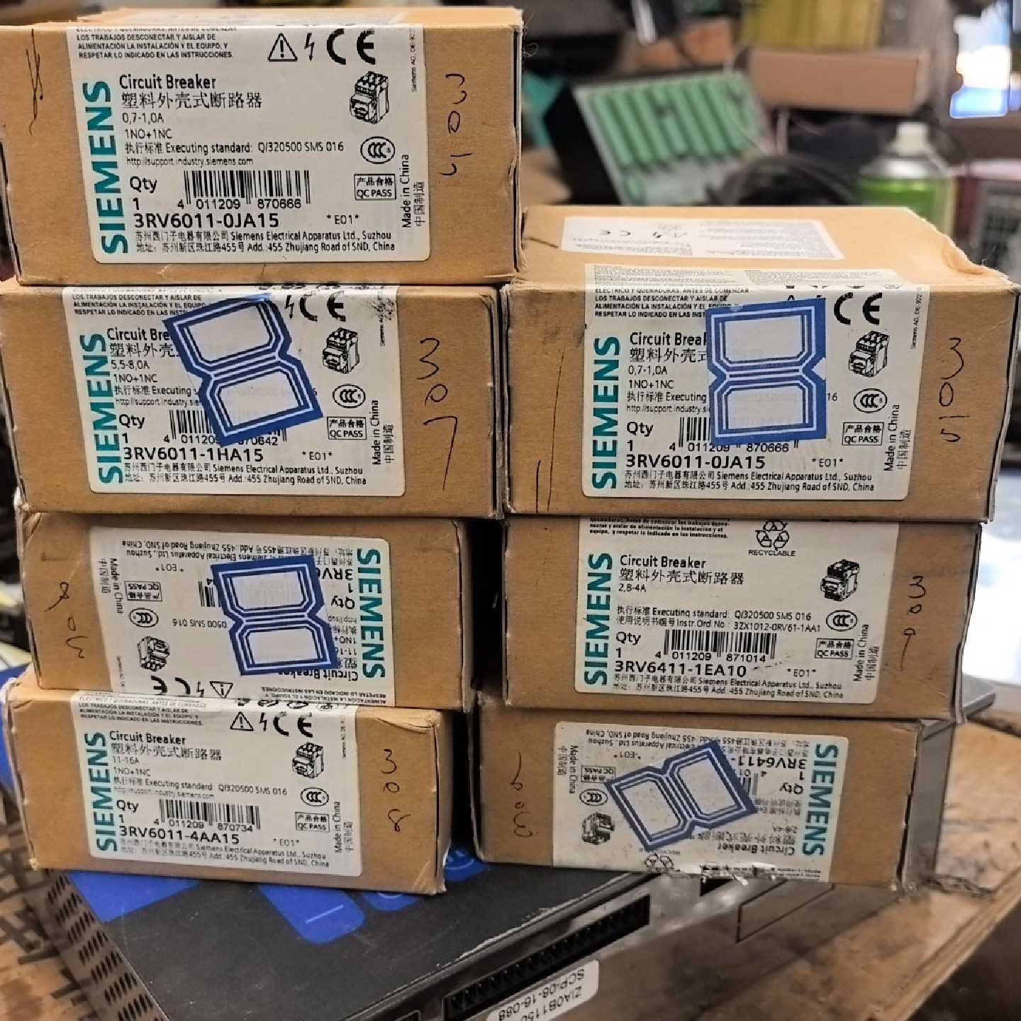 询价-塑料外壳式断路器3RV6011-0JA15，10A2个图片