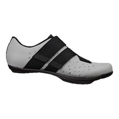 fizik越野公路锁鞋足部包裹设计