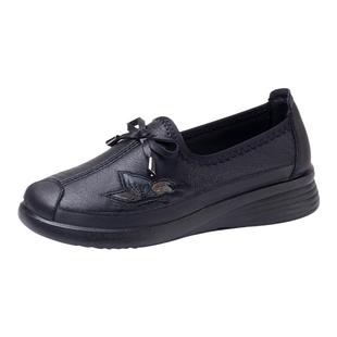 老北京布鞋女新款中老年妈妈春秋皮面舒适老太太鞋防滑奶奶鞋老人