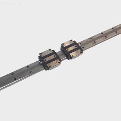 2x THK HRW27 Kugelwagen mit HRW27 Fhrungsschiene 820mm YOW22