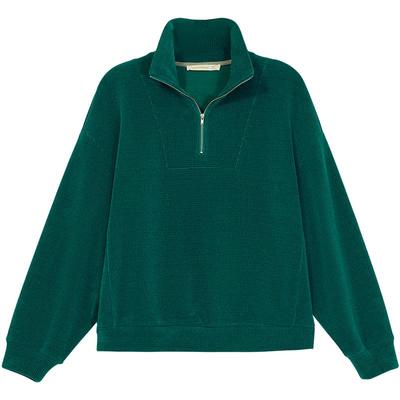 铜牛面料挺阔肌理感强