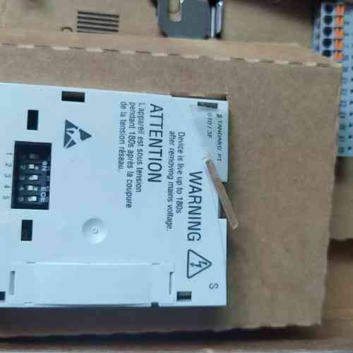 议价Lenze伦茨 E82ZAFSC010 IO模块