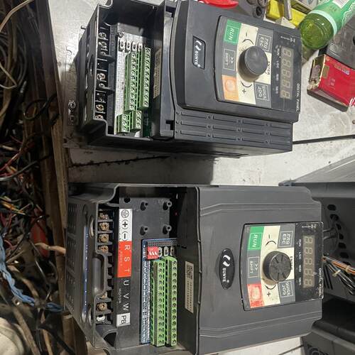 询价-日业变频器CM530日业变频器4kw两台，没有下盖