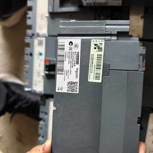 议价施耐德EasyPact CVS160F塑壳断路器，3P160