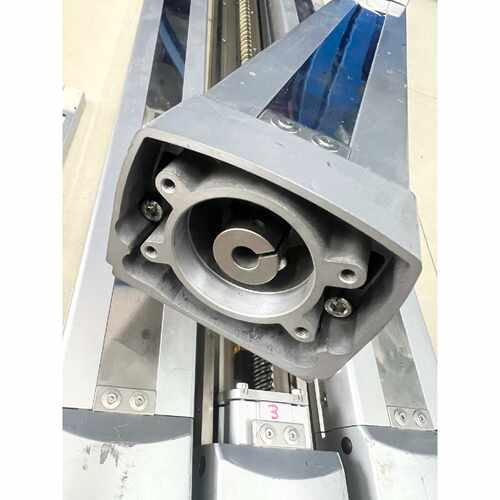 进口IAI铸钢滑台总长950mm有效行程550mm螺距20m